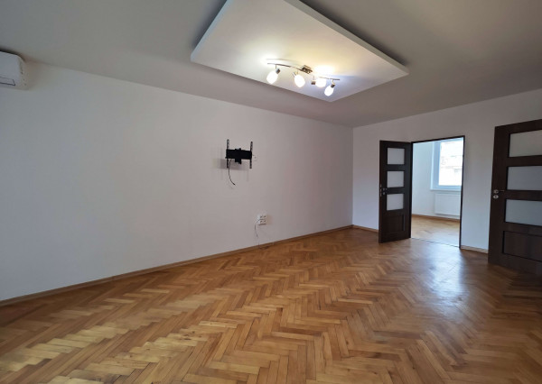 Na prenájom 3-izbový byt s balkónom v Nových Zámkoch
